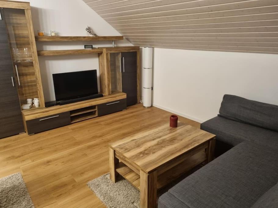 Gemuetliche Wohnung Am Waldrand Thierhaupten エクステリア 写真